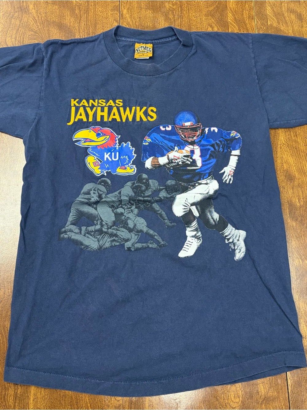 Kansas Jayhawks Vintage Nutmeg Football Graphic Mens T Shirt Size Medium